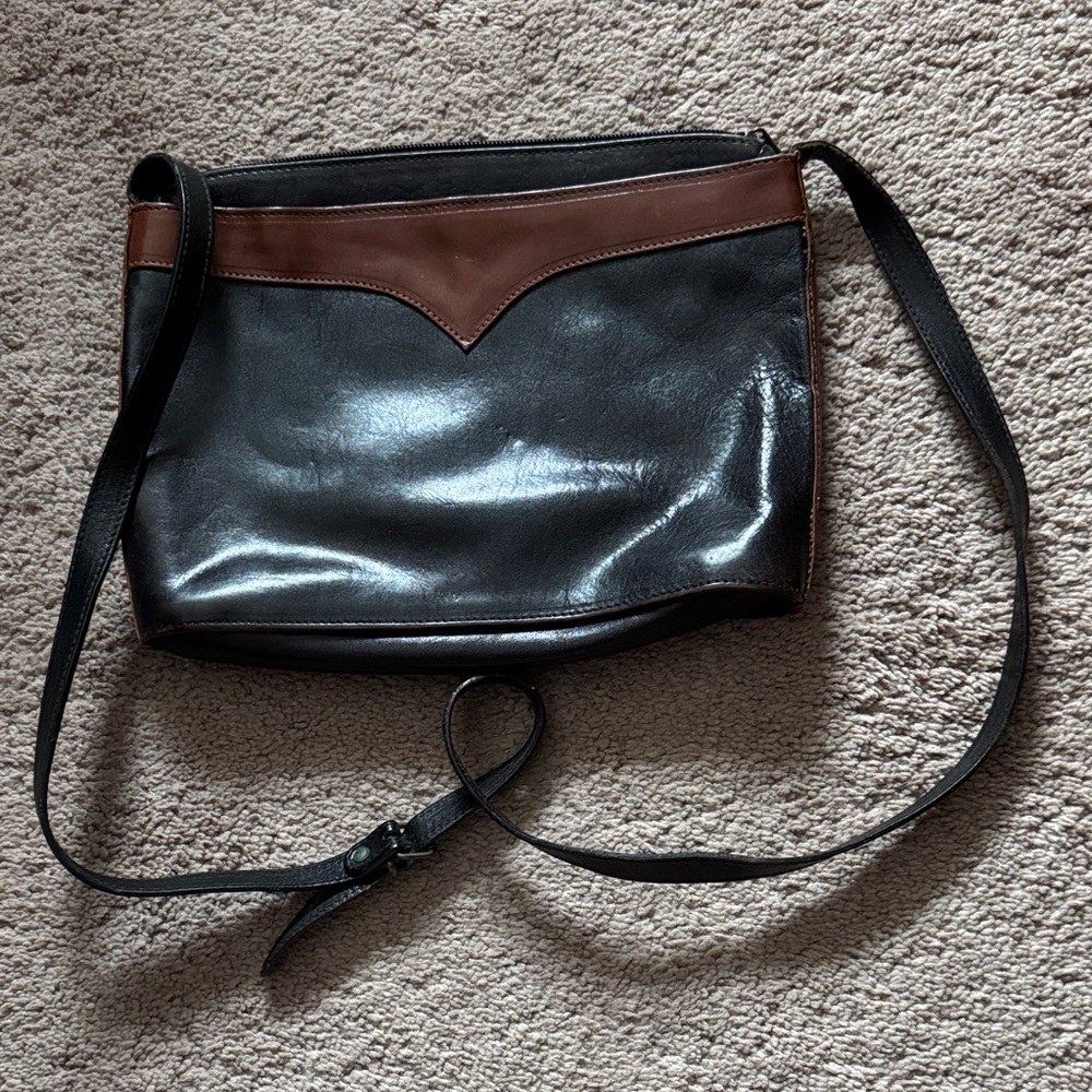 Vera Pelle Black and Brown Leather Crossbody Bag
